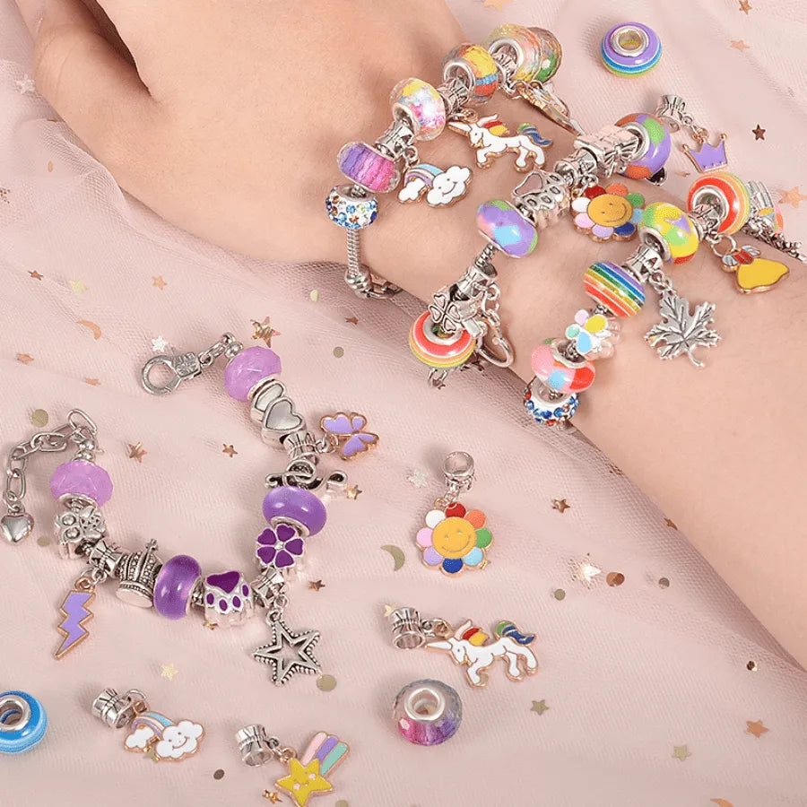 Kit de bracelet et charms pour enfants avec 64 pièces - Un bijou qui est un jeu amusant pour votre fille