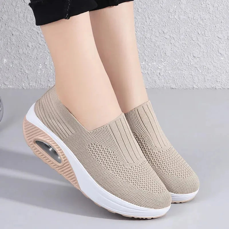 Chaussure de type chaussette Slip On SwiftMotion - Fabriquée en Mesh Fibre Ultra Douce avec Amorti AIRConfort | Enfilez Votre Chaussure Comme une Chaussette